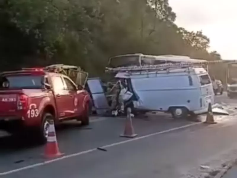 Acidente de trânsito em Belford Roxo resulta em uma morte e um ferido grave