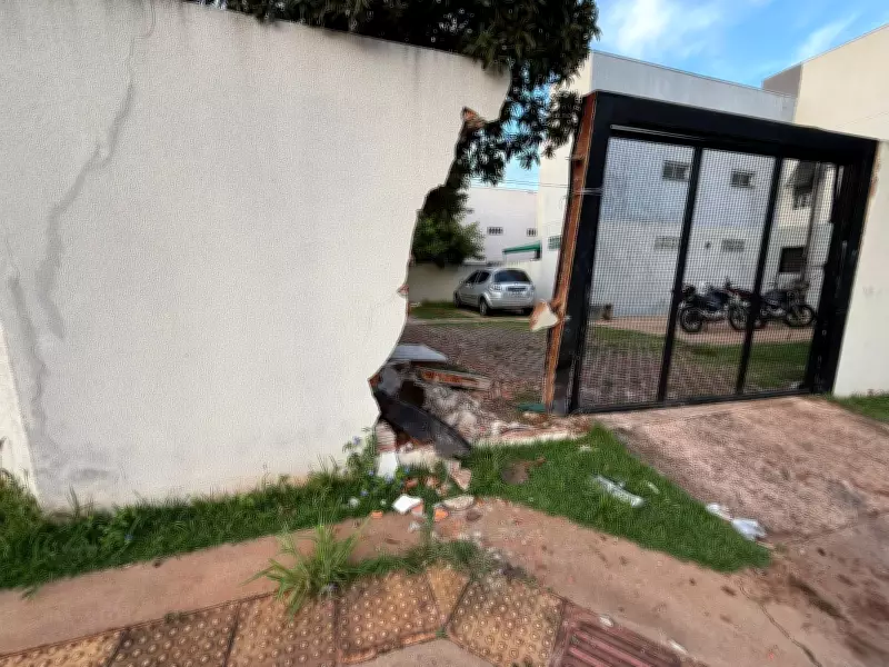 Acidente em Campo Grande: Motorista perde controle e colide contra muro de condomínio