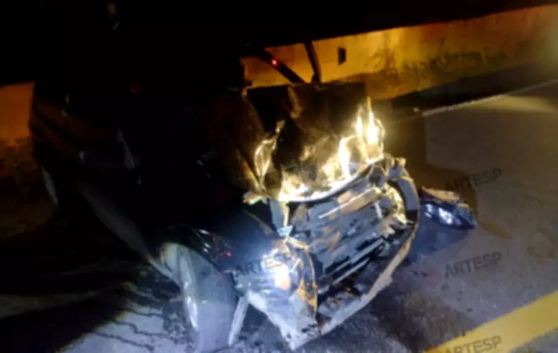 Acidente na Mogi-Bertioga deixa nove envolvidos e interdita pista na madrugada