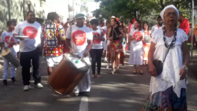 Afoxé, Maracatu e Samba de Mununo agitam Carnaval na Arena Cascatinha em Poços de Caldas