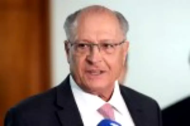 Alckmin avalia que nova tarifa de 10% de Trump é melhor para o Brasil que a anterior