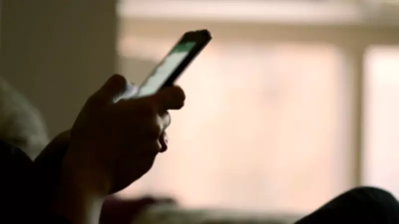 Alemanha estuda proibir redes sociais para adolescentes, seguindo tendência global