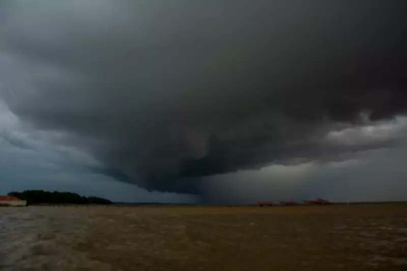 Alerta de chuvas intensas no Amapá permanece até terça-feira com ventos fortes