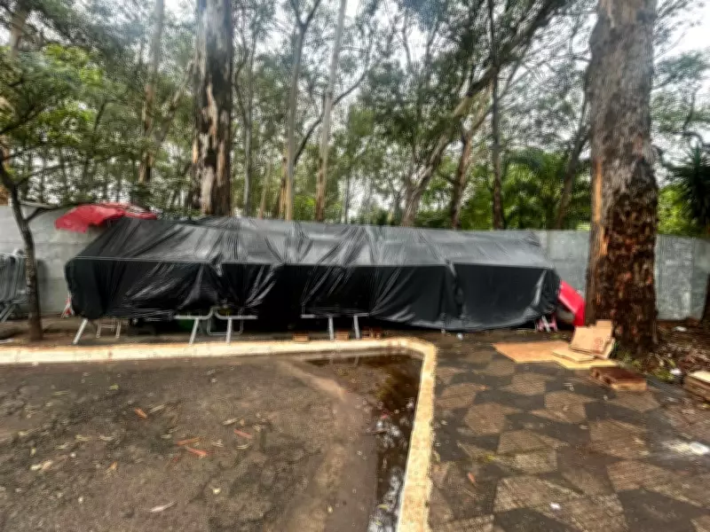 Ambulantes montam acampamento no Ibirapuera para garantir espaço no Carnaval de Rua 2026