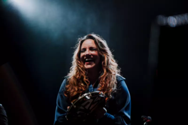 Ana Carolina se apresenta em Campinas com turnê '25 Anas' e lançamento de novo EP