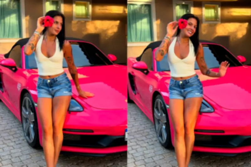 Ana Castela posa com carro rosa de luxo e fãs comparam a Barbie