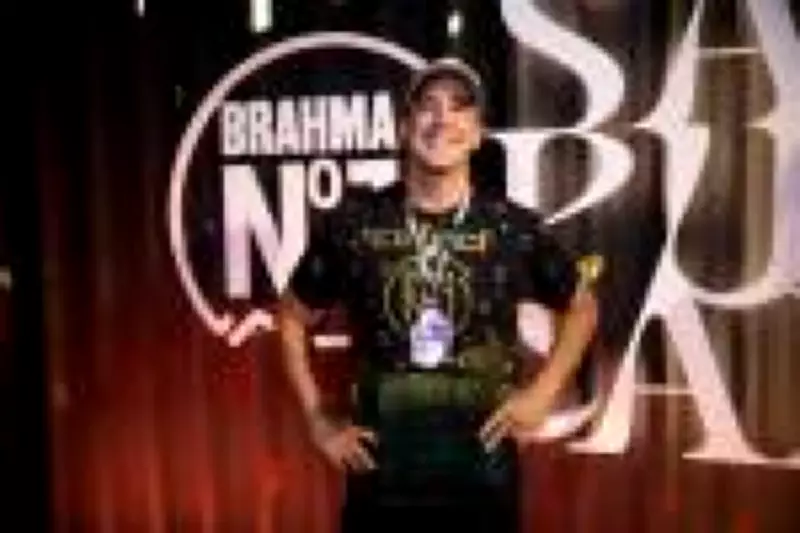 André Marques revela motivo bizarro para credencial mordida no Carnaval do Rio