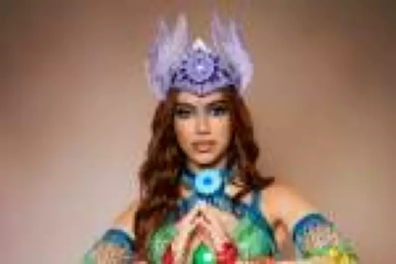 Anitta interrompe show em bloco de Carnaval no Maranhão para alertar sobre suspeitos de furto