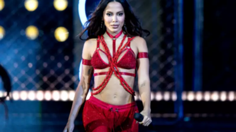 Anitta responde a grupo evangélico que foi a seu show em Curitiba para pregar