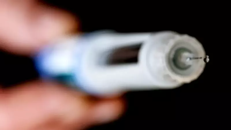 Anvisa alerta sobre riscos graves das canetas emagrecedoras e reforça controle de venda