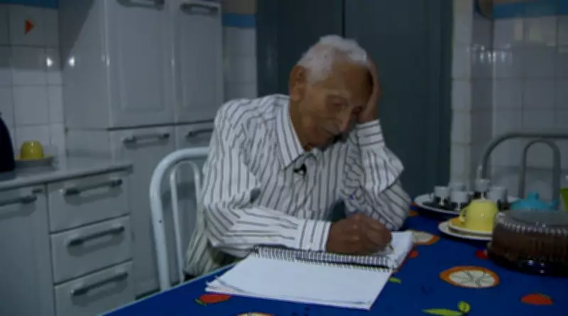 Aos 98 anos, morre João dos Santos, que registrou a vida em diários por mais de 80 anos