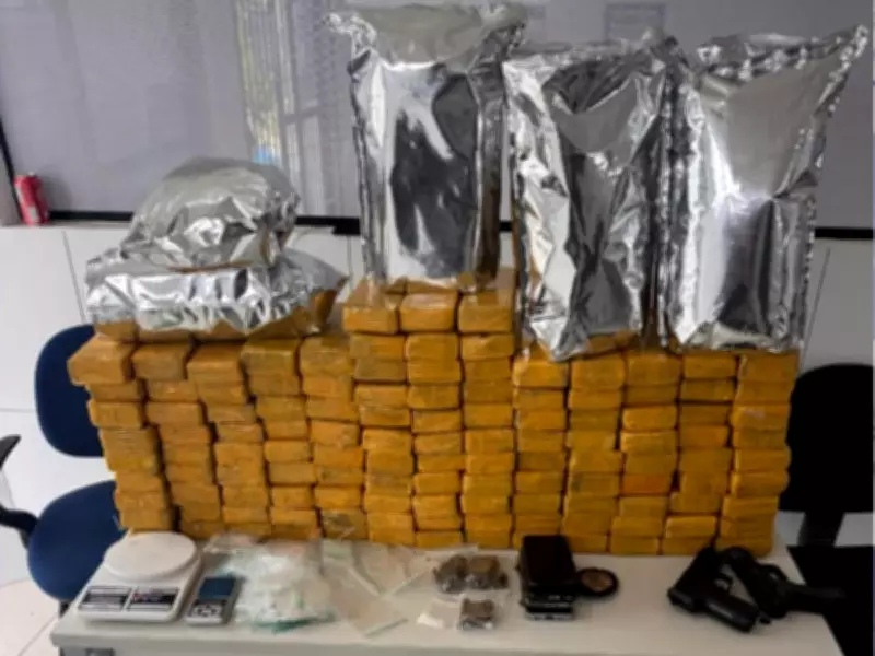 Apreensão de 120 kg de maconha e cocaína em Caruaru: quatro detidos com simulacros de arma