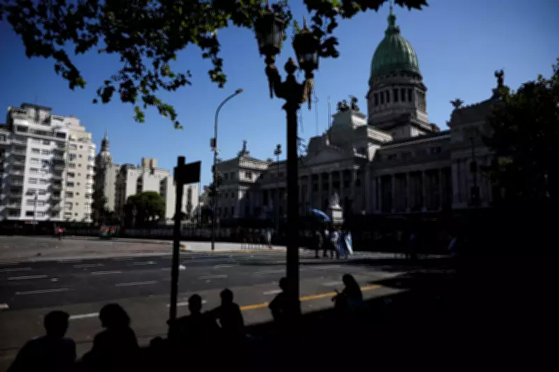 Argentina aprova redução da maioridade penal para 14 anos após protestos e debate intenso