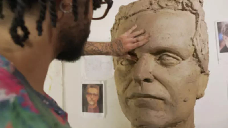 Artesãos revelam segredos da criação dos bonecos gigantes de Olinda