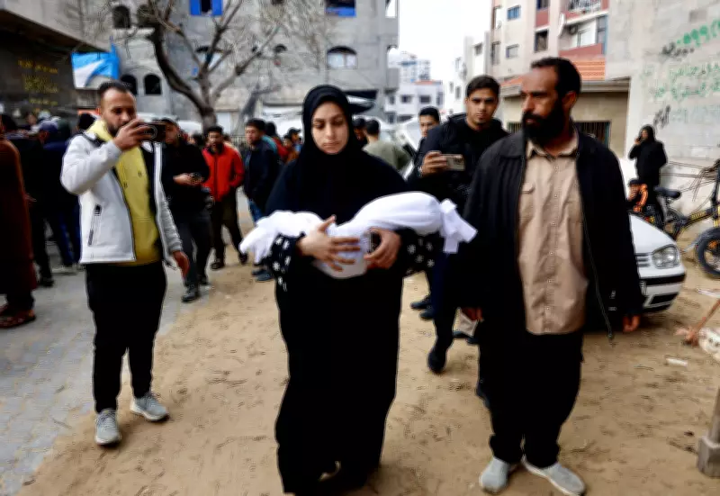 Ataques israelenses matam 21 palestinos em Gaza e travessia humanitária por Rafah é suspensa