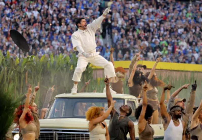 Bad Bunny leva cultura porto-riquenha ao Super Bowl em show que enfurece Trump