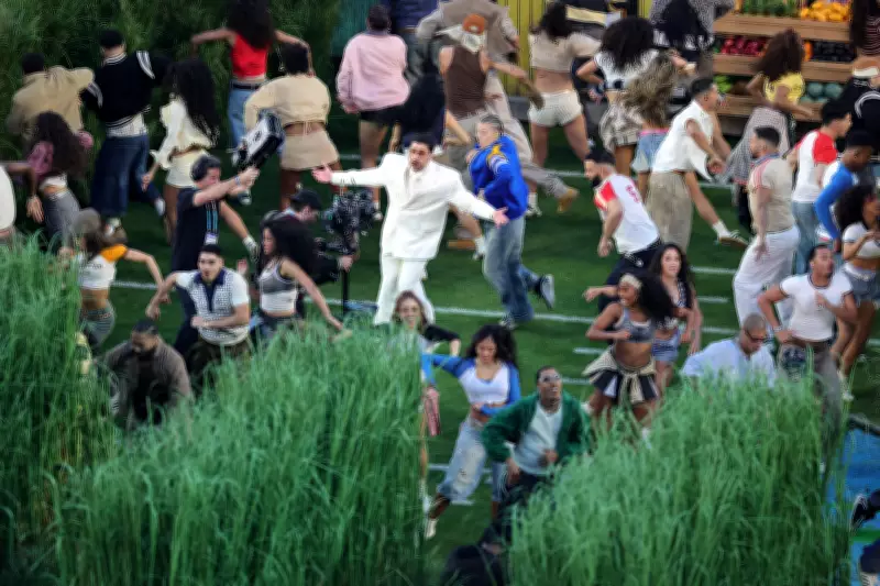 Bad Bunny no Super Bowl: show histórico com homenagem ao Brasil e críticas de Trump