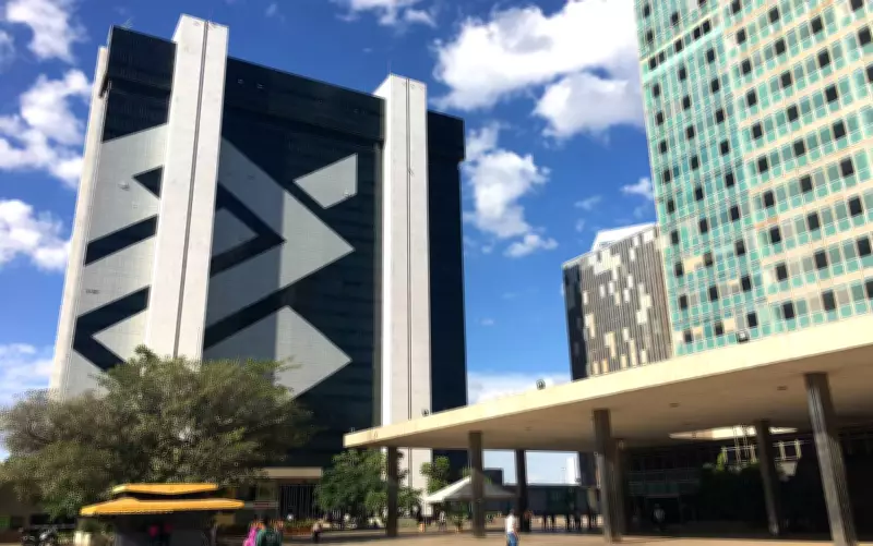 Banco do Brasil registra lucro de R$ 20,7 bi, mas inadimplência preocupa mercado