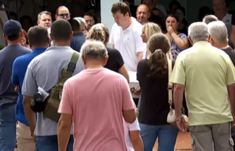 Bebê de 1 ano morre após eucalipto cair sobre carro na rodovia MG-444 em Capetinga