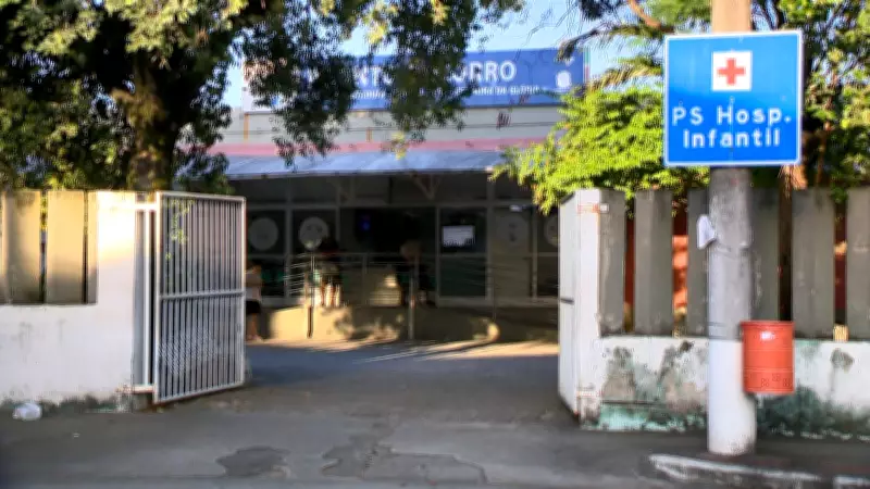 Bebê de 4 meses sofre traumatismo craniano após queda em casa; polícia investiga se pai a jogou no chão