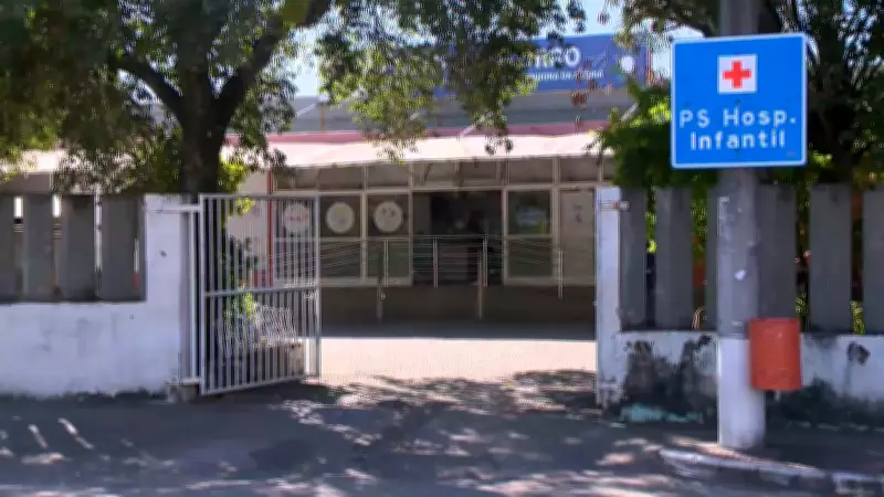 Bebê de um ano e meio sobrevive a queda do terceiro andar em Cariacica