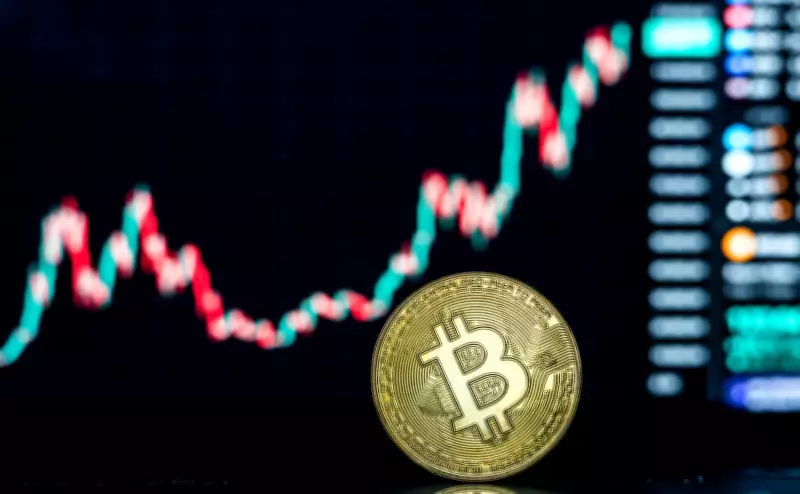 Bitcoin abaixo de US$ 60 mil e investimentos bilionários em IA: o risco das apostas no mercado