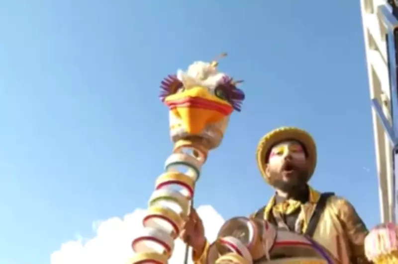 Bloco da Ema encerra Carnaval 2026 em Piracicaba com maracatu e multidão