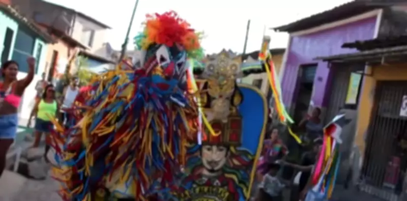 Bloco do Bobo: a tradição carnavalesca que resiste em Maceió através das gerações