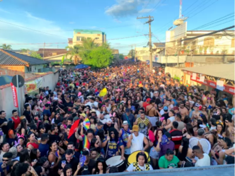 Bloco dos Sujos reúne multidão em Rio Branco após 34 anos de tradição carnavalesca