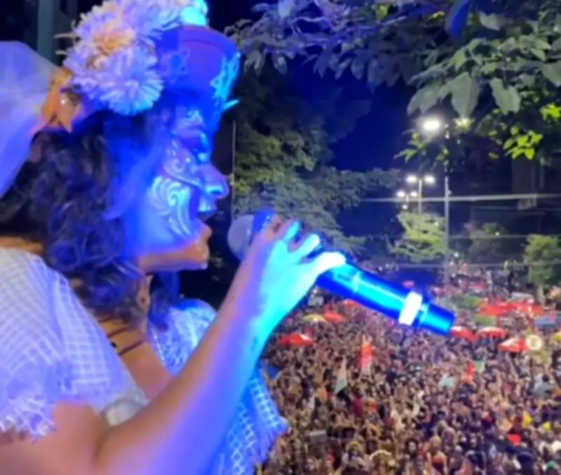 Bloco Fúnebre de BH transforma sexta-feira 13 em celebração da vida no Carnaval 2025