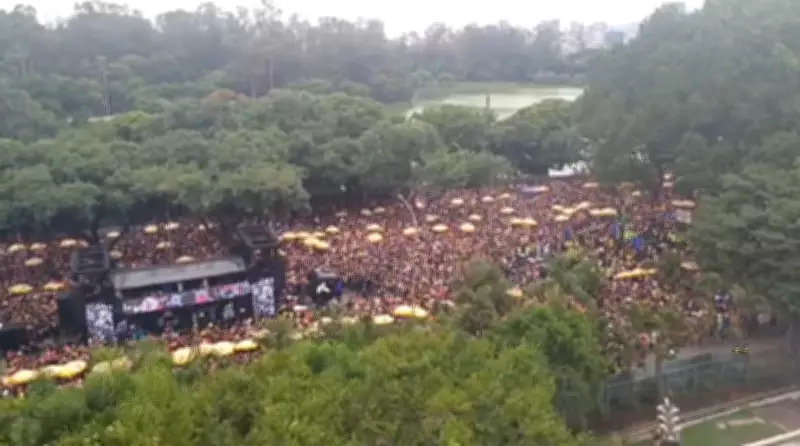 Bloco Navio Pirata do BaianaSystem atrai multidão ao Ibirapuera em pós-carnaval paulistano