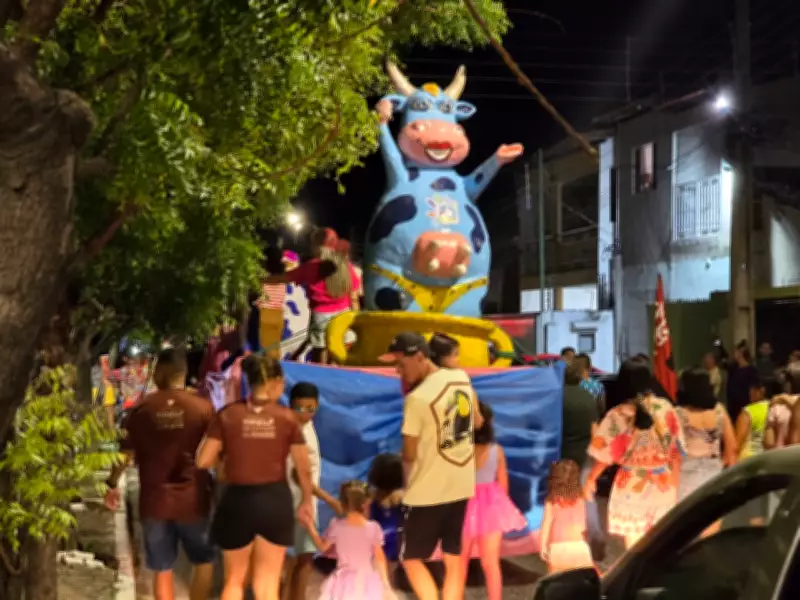 Bloco 'Vaca Atolada' celebra 35 anos de tradição no Carnaval de Teresina com grande festa