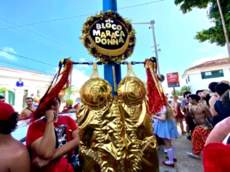 Blocos LGBTQIA+ transformam Carnaval do Recife em palco de resistência e celebração