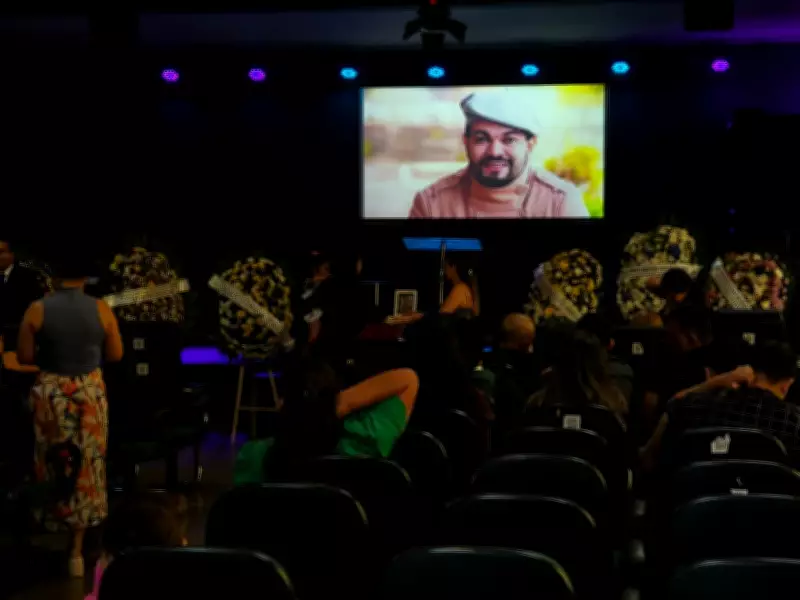 Bombeiros confirmam terceira morte e retomam buscas por náufragos em Manaus após tragédia