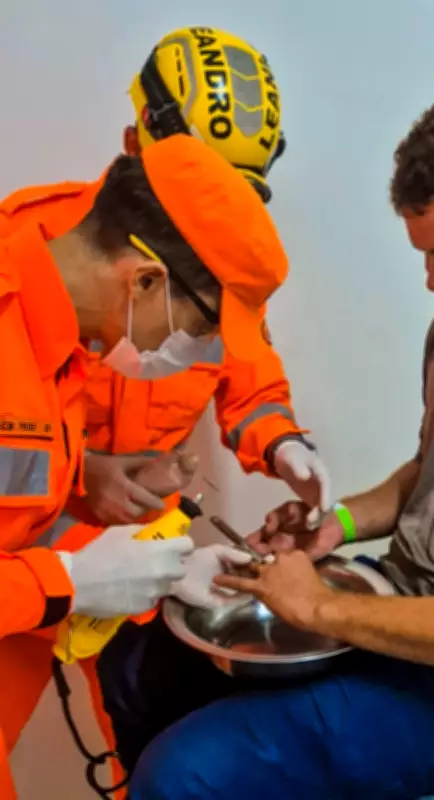 Bombeiros usam mini retífica para remover aliança presa no dedo de caminhoneiro em Januária