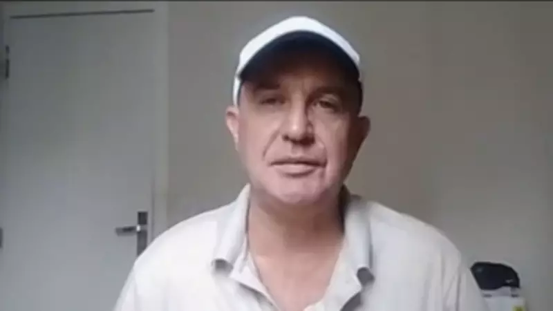 Brasileiro deportado dos EUA relata maus-tratos em centro de detenção do ICE