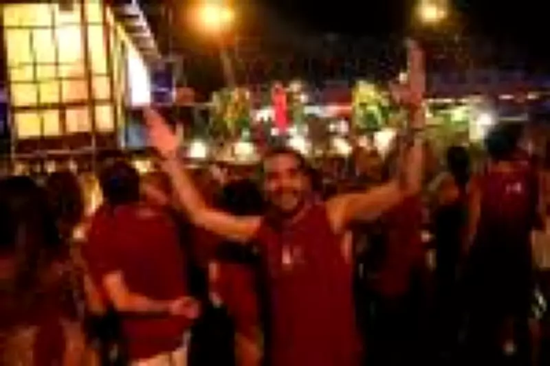 Caio Blat muda de torcida no Carnaval após homenagem a Lula na Sapucaí
