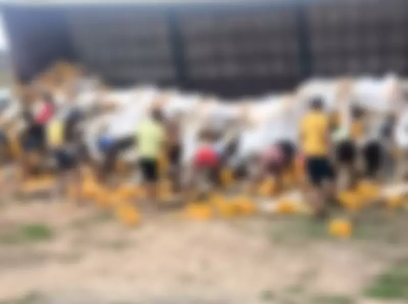 Caminhão com 7,3 mil cervejas tomba e é saqueado na BR-101 no Rio Grande do Norte