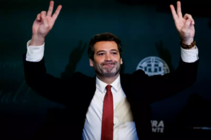 Candidato da ultradireita lidera votação no Brasil, mas socialista vence eleição em Portugal