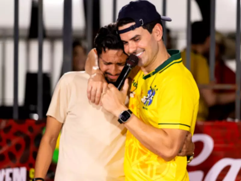 Cantor acreano realiza sonho ao gravar com Gabriel Gava em Goiânia e emociona plateia