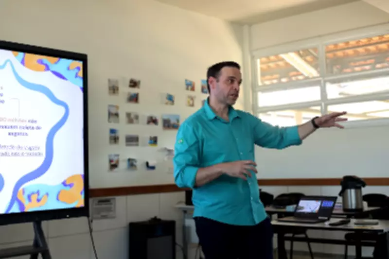 Capacitação de agentes de saúde reforça uso correto da rede de esgoto em MS