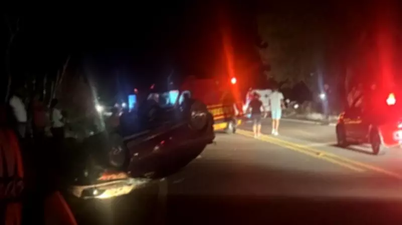 Capotamento na PE-365 deixa homem morto e criança ferida no Sertão de Pernambuco