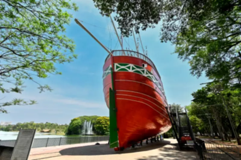 Caravela histórica da Lagoa do Taquaral em Campinas é reaberta após reparos