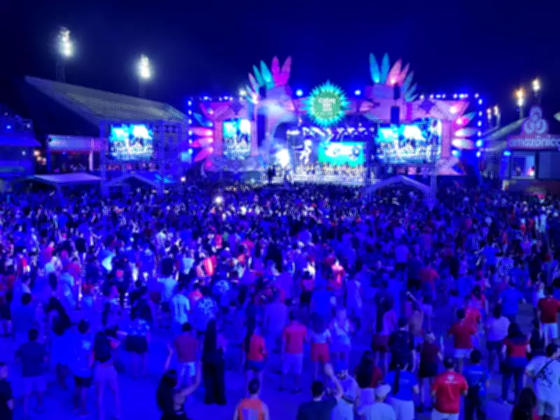 Carnaboi 2026 encerra com grande espetáculo dos bois Caprichoso e Garantido em Manaus