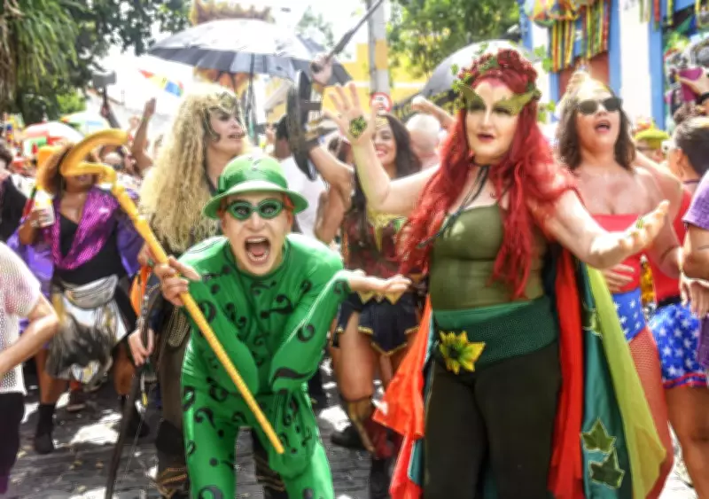 Carnaval 2026: Descubra se é feriado, dia normal ou ponto facultativo na sua capital