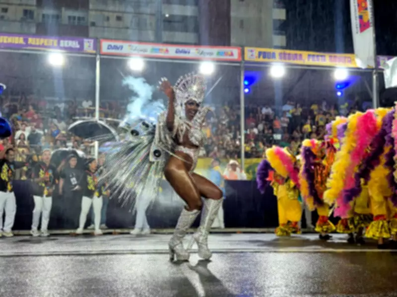 Carnaval 2026 no Amapá: escolas de samba desfilam no Sambódromo de Macapá