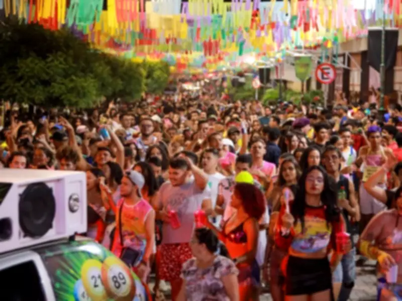 Carnaval 2026 no Ceará: confira alterações em serviços e comércio nas principais cidades
