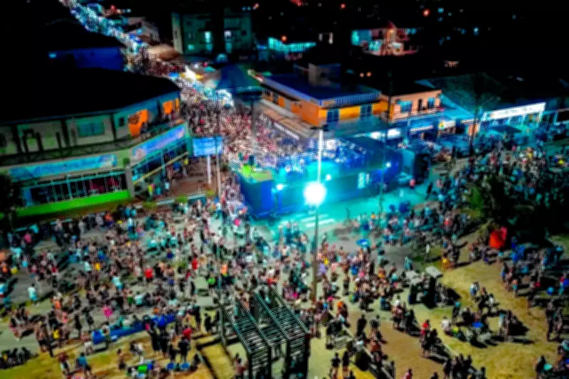 Carnaval 2026 no Litoral do Paraná: Programação Completa para Todos os Públicos