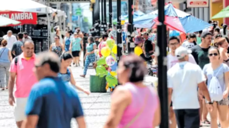Carnaval altera funcionamento de comércio e serviços em Fortaleza e região metropolitana
