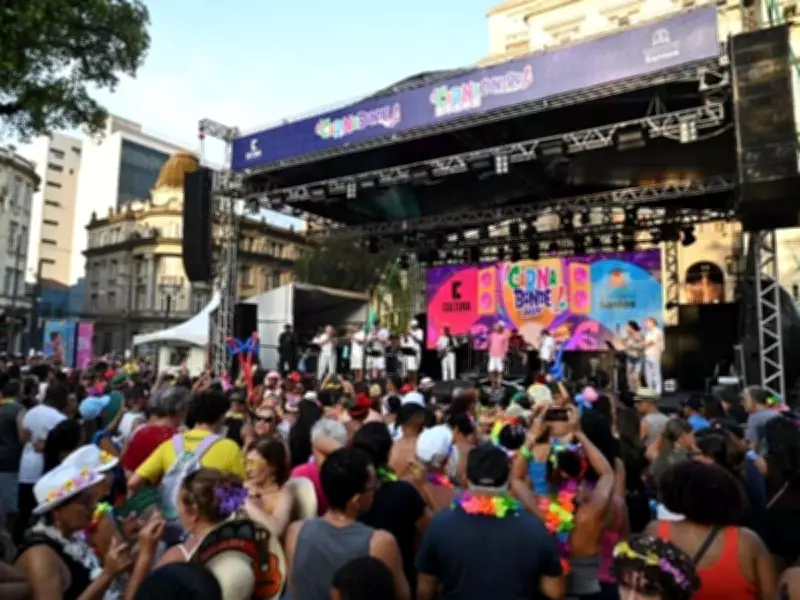 Carnaval altera funcionamento de serviços públicos em Santos; veja o que abre e fecha